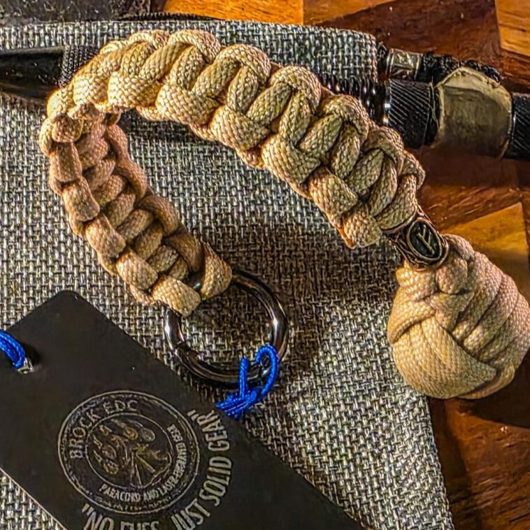 Monkeys Fist - Cobra Weave - Selection of beads and attachments.