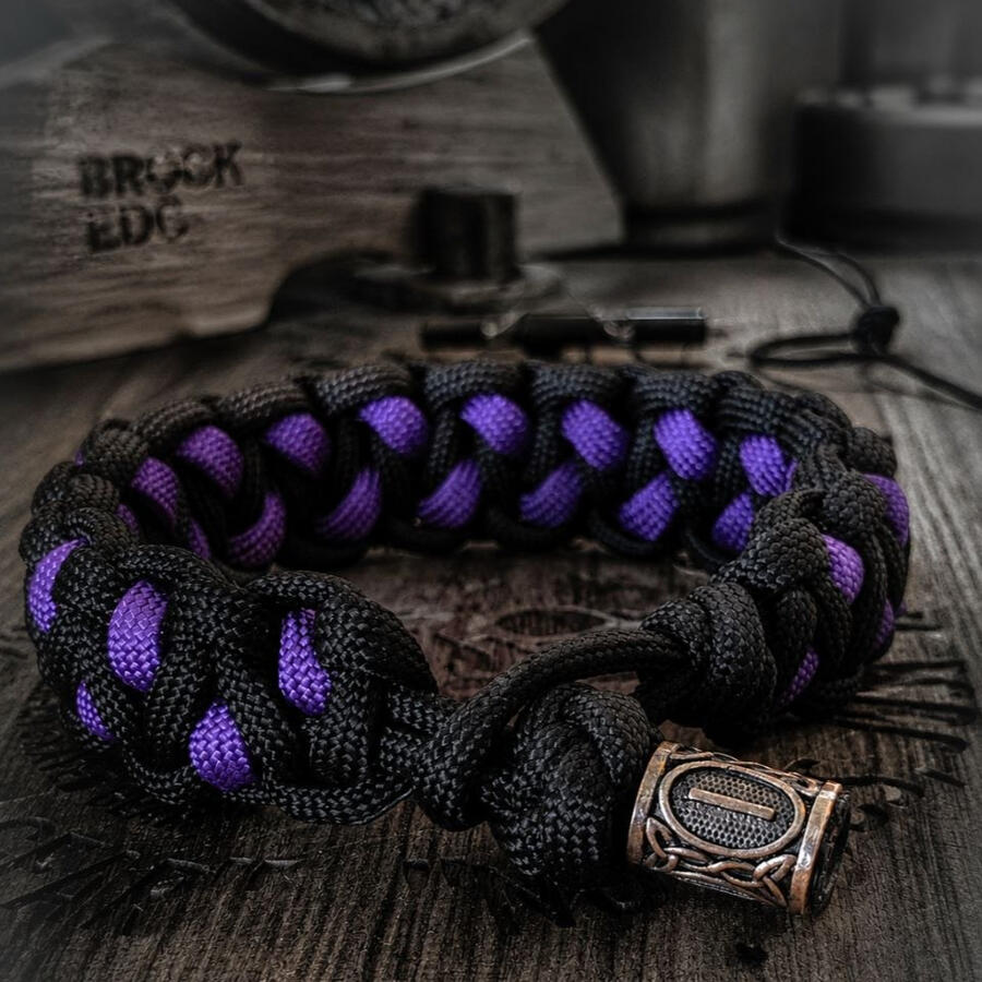 Dragons Eye - with selection of closures and beads.